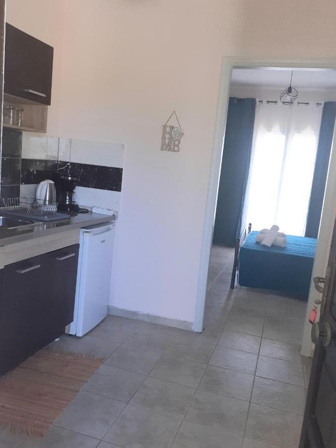 Issos Apartments Ájos Jeórjos Eksteriør bilde
