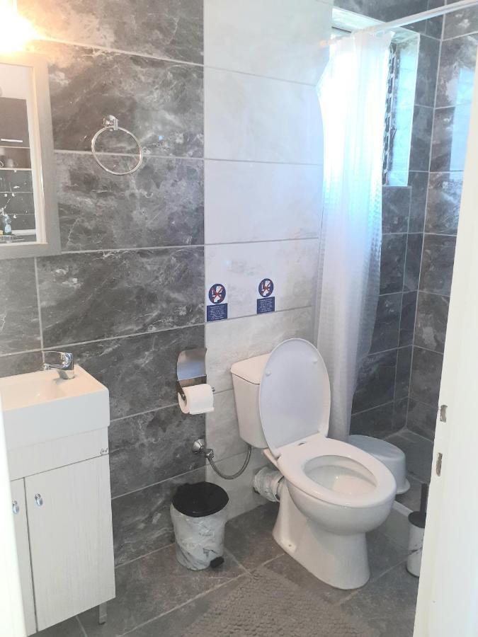 Issos Apartments Ájos Jeórjos Eksteriør bilde