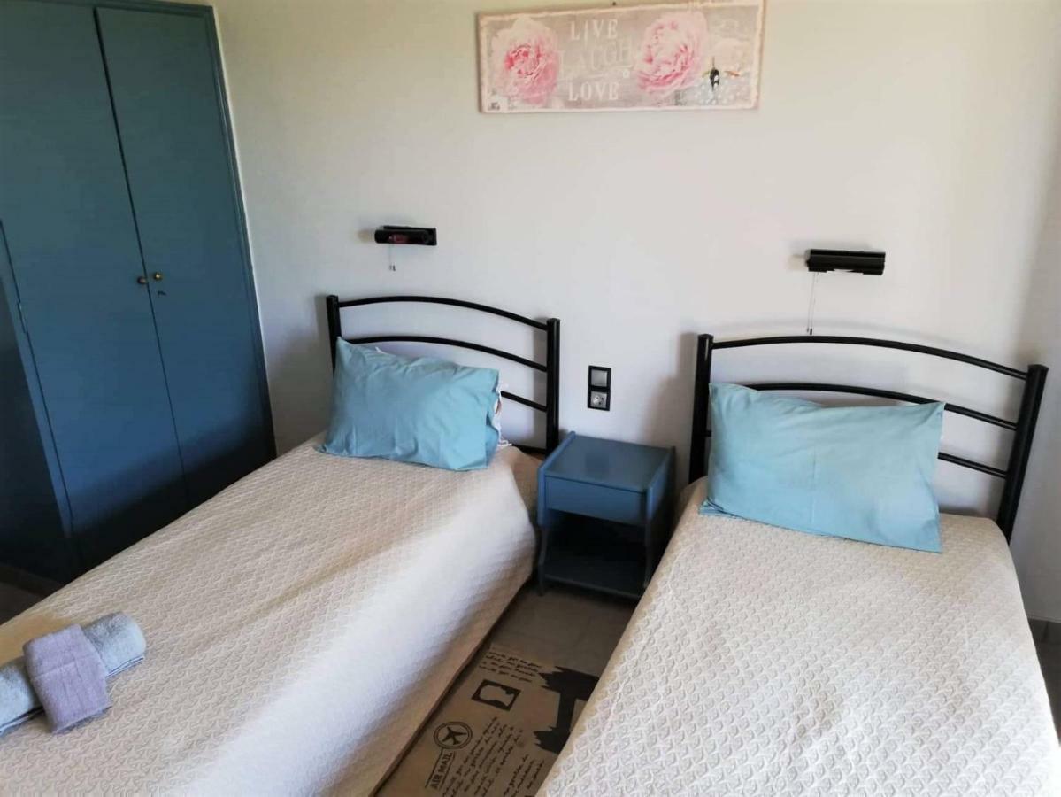 Issos Apartments Ájos Jeórjos Eksteriør bilde