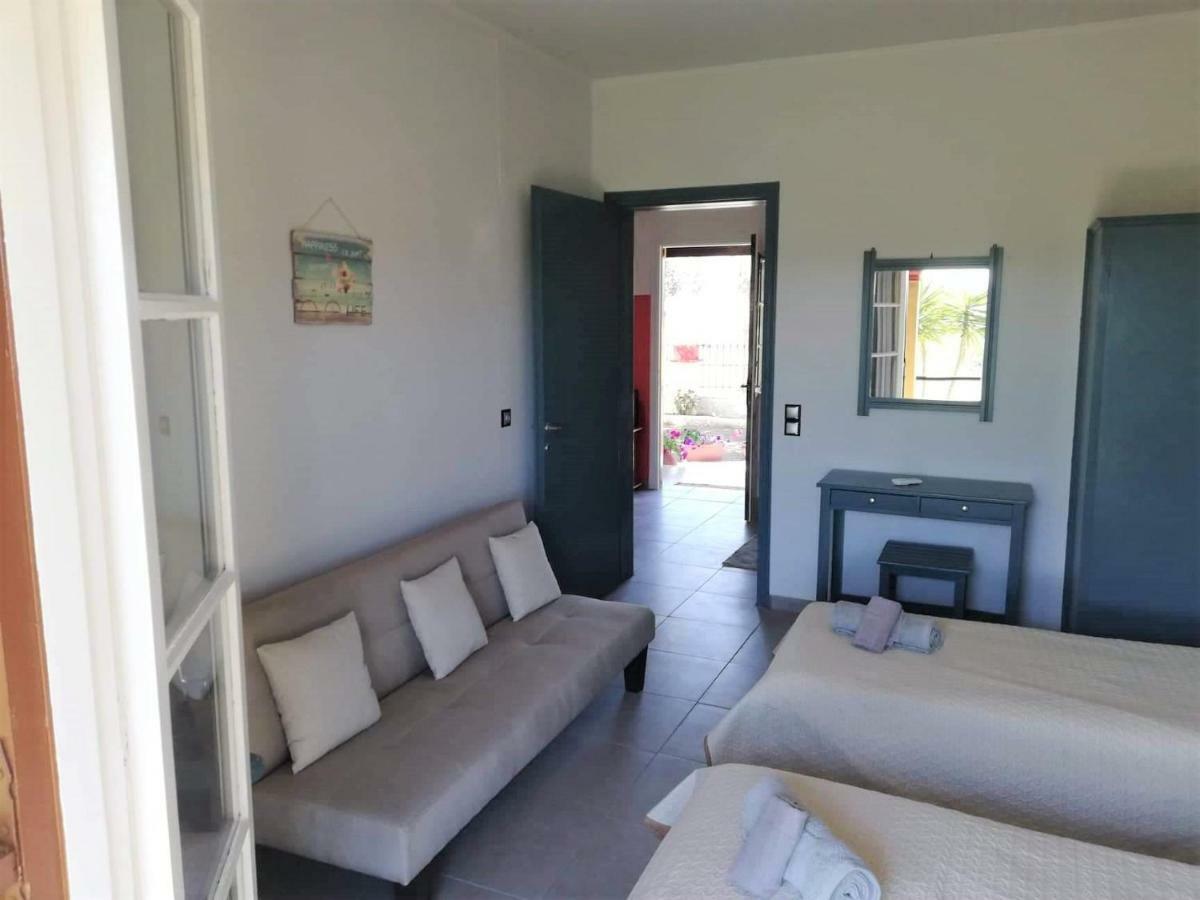 Issos Apartments Ájos Jeórjos Eksteriør bilde