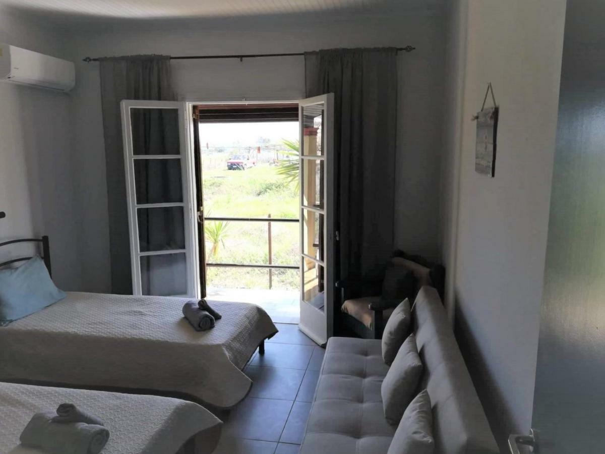 Issos Apartments Ájos Jeórjos Eksteriør bilde